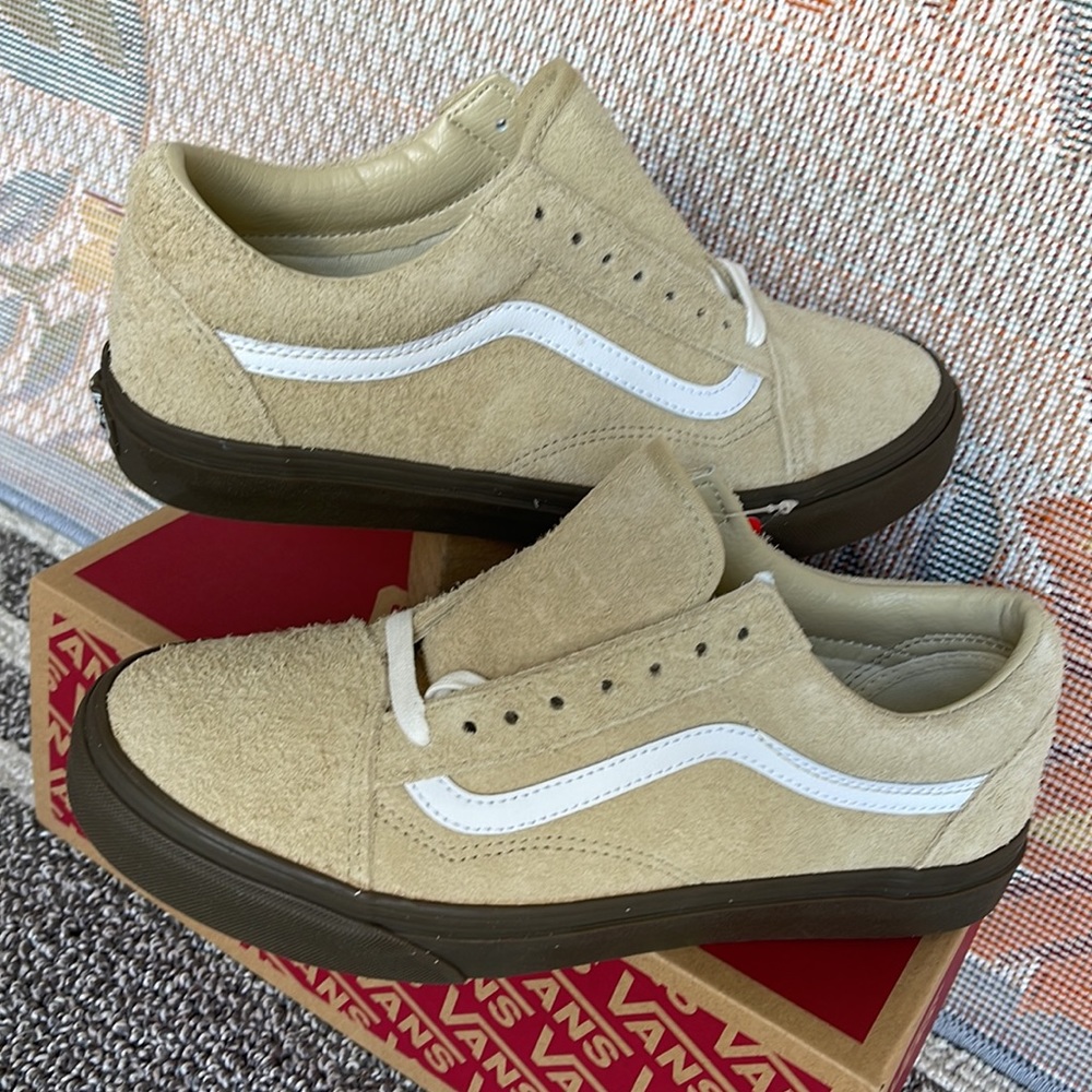 Vans Men’s Old Skool
Hairy Suede Khaki
VN0005UAKHK
Sneakers - Picture 11 of 16